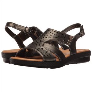 Women’s Easy Street 9W wide Sandal Black